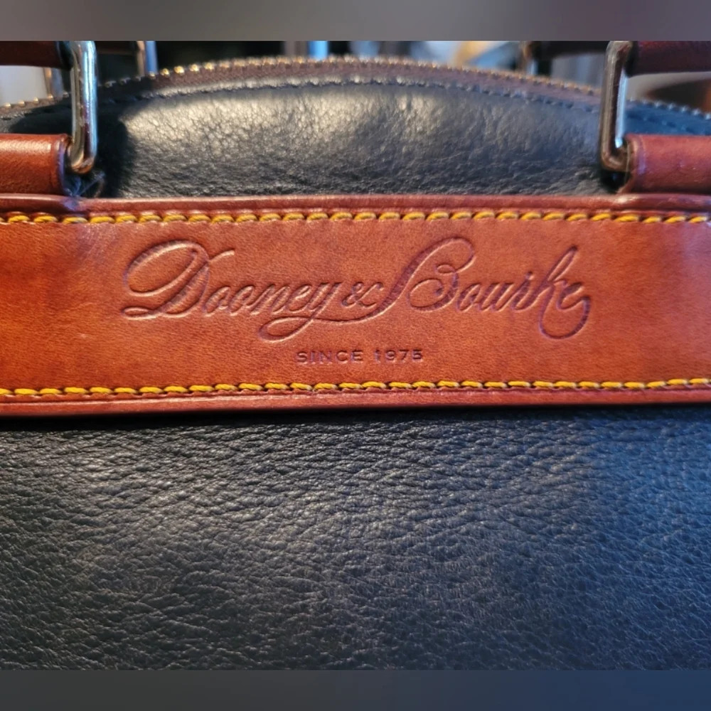 Dooney & Bourke Navy Leather Handbag. Vintage - Picture 9 of 13